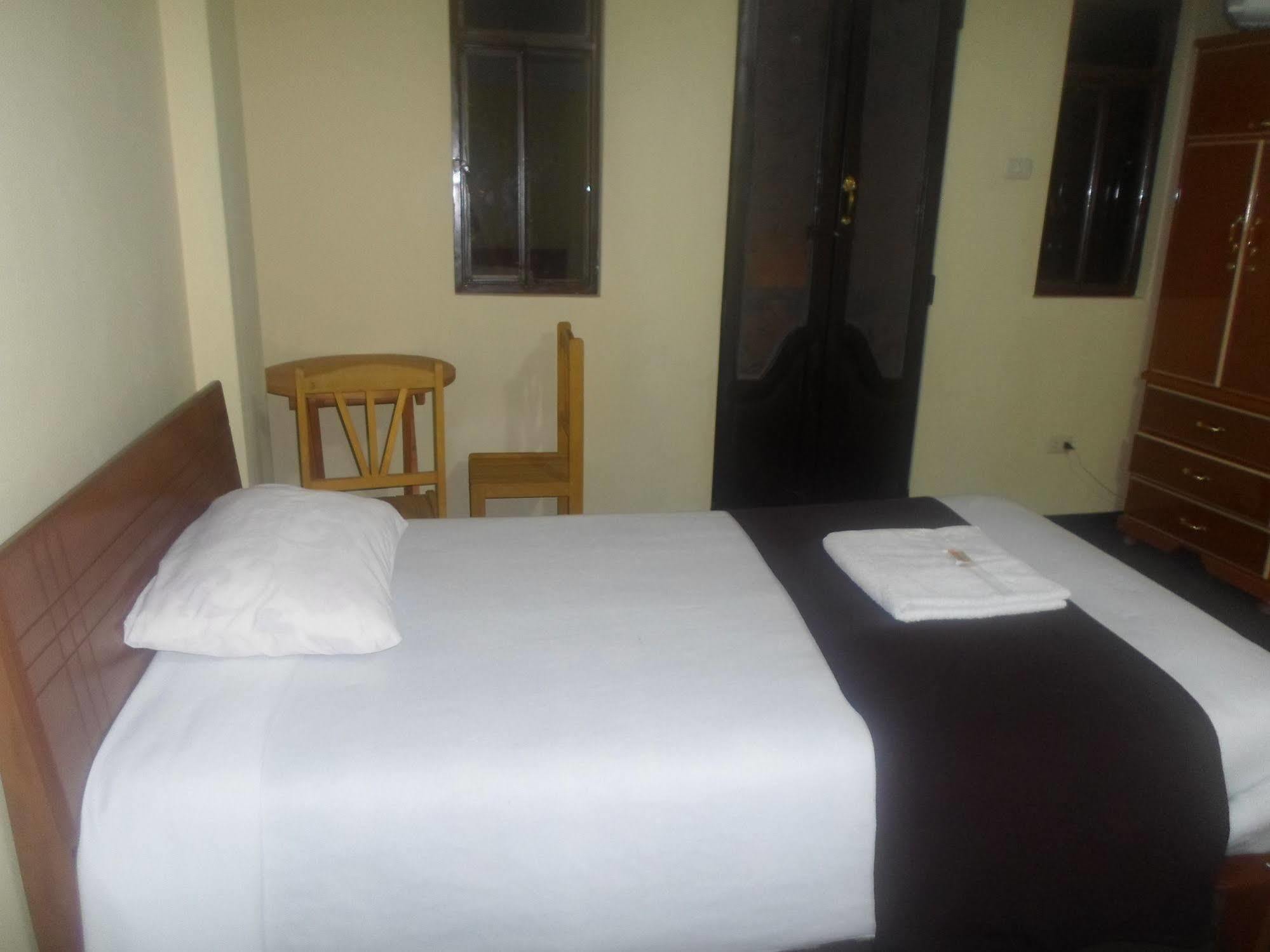 Hostal Casa Del Montanista Huaraz  Exterior photo